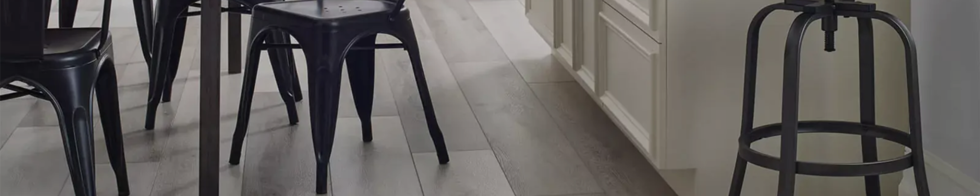 luxury-vinyl-installation-Hero-2000x400